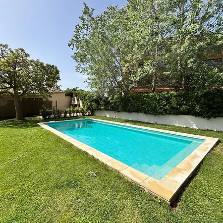 Swimming Pool And Private Garden 1 Step From The Appartamento *